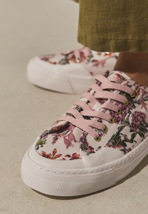 Next, REGULAR FIT - FOREVER COMFORT BASEBALL  - Zapatillas - floral