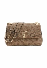 Sac à main marron à motifs avec ferrures dorées, bandoulière en chaîne et fermeture à boucle. Comprend un logo embossé et un tissu texturé. Forme rectangulaire compacte.