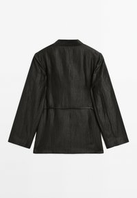 Zwarte blazer met een relaxte pasvorm, van gestructureerde stof, met lange mouwen, een gekarteld kraag en een accentueerde taille.