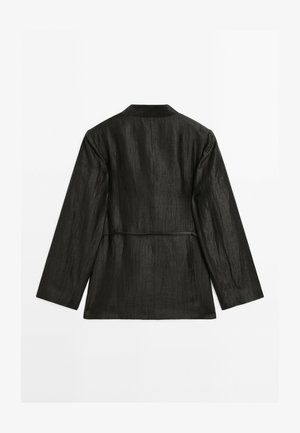 Sort, afslappet blazer med tekstureret stof, lange ærmer, klapkrave og en indsnævret talje detalje.