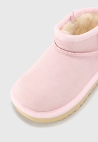 UGG CLASSIC DAZZLE - Vinterstøvler - ribbon candy