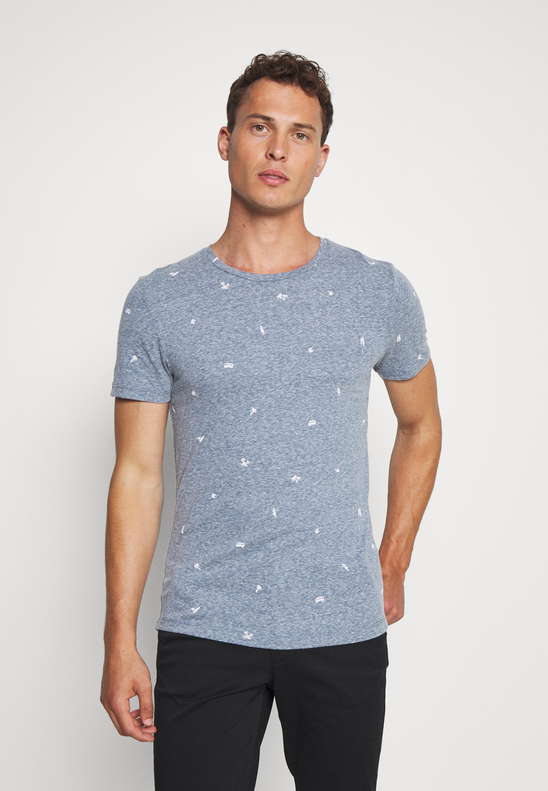 TOM TAILOR DENIM MÉLANGE T shirts med print navywhite TOM TAILOR DENIM ALLOVERPRINTED - T-shirts med print - white/blue navy