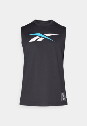 Svart ärmlös sporttopp i slät tyg, med en blå och vit logotypdesign på framsidan och en liten etikett på den nedre kanten.