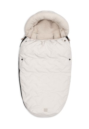 Douille de poussette pour bébé rembourrée blanche avec capuche doublée en polaire et zips latéraux pour chaleur et protection par temps froid.