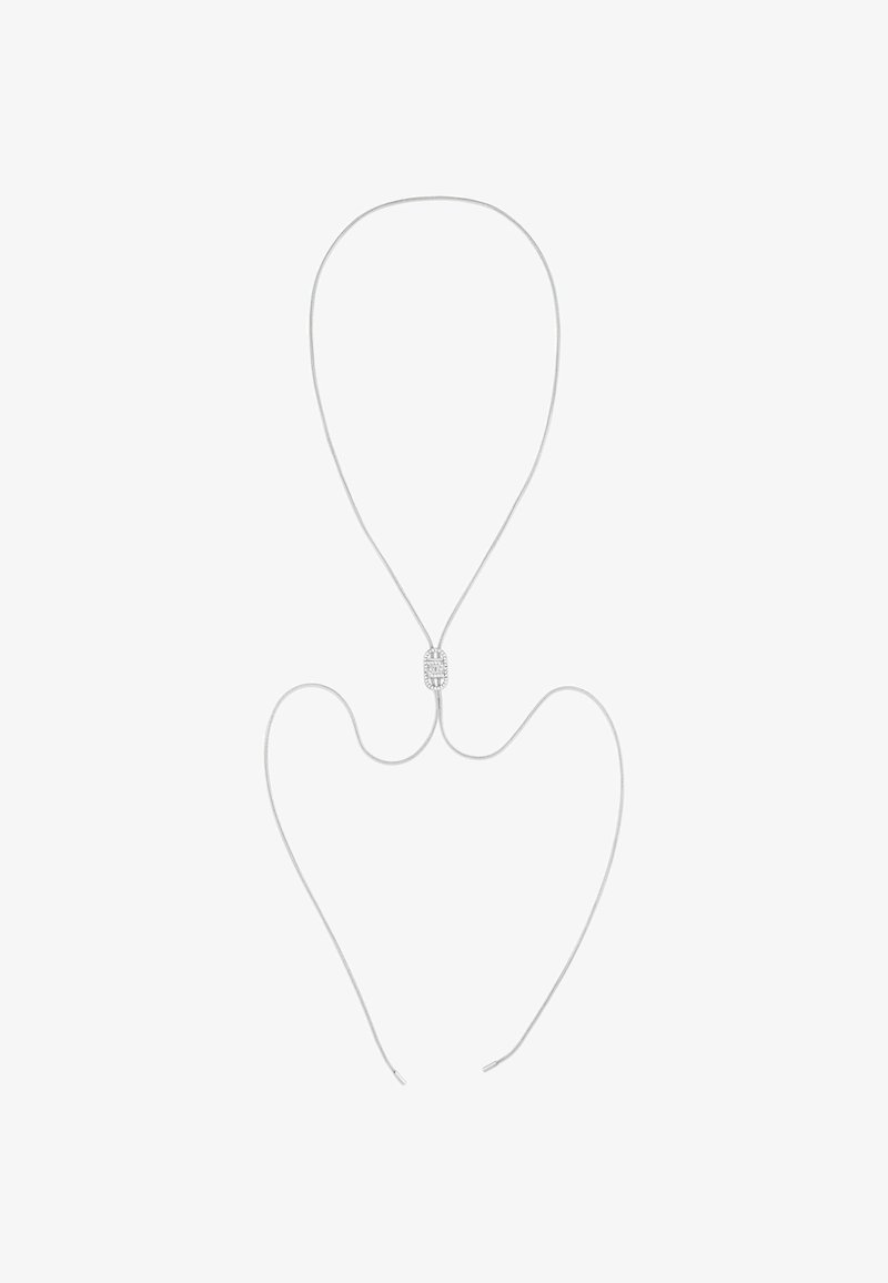 Zilveren ketting met een lusvormig ontwerp, voorzien van een getextureerde, rechthoekige hanger versierd met kleine, fonkelende stenen.