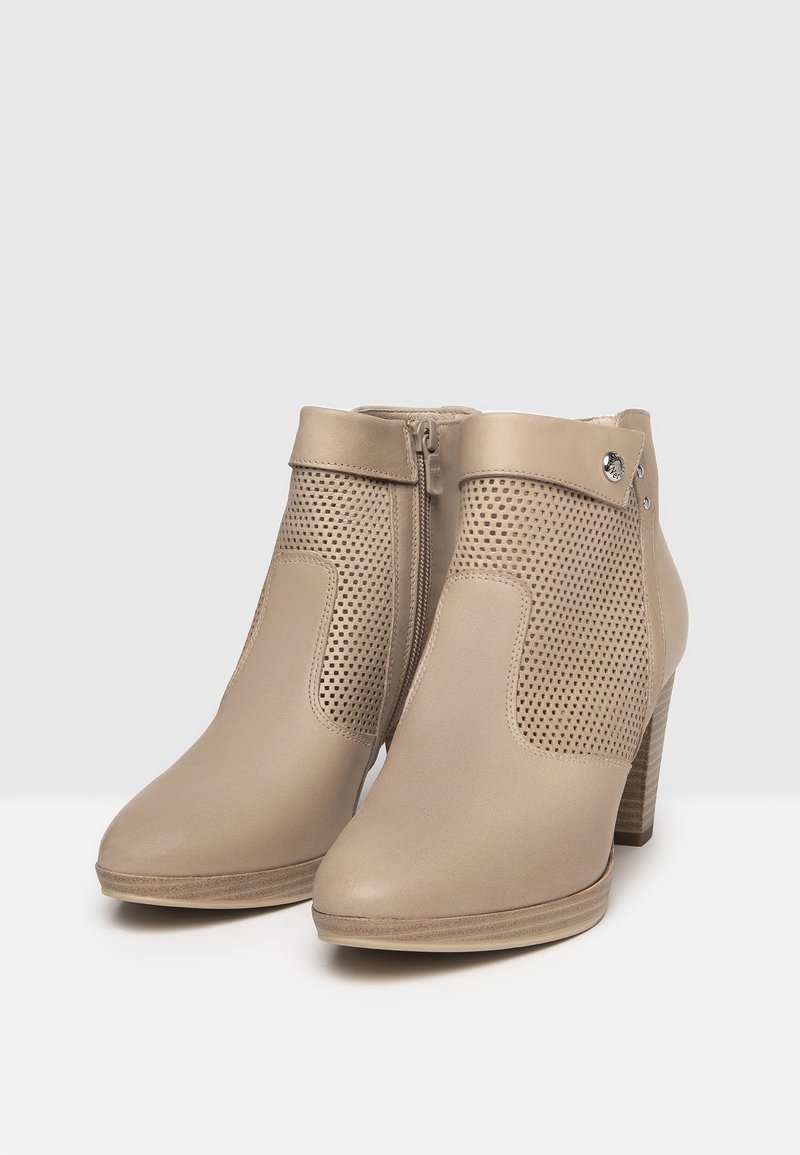 Bottines NeroGiardini En Cuir Beige Taille 39 - Très Bon état - Talon Bloc