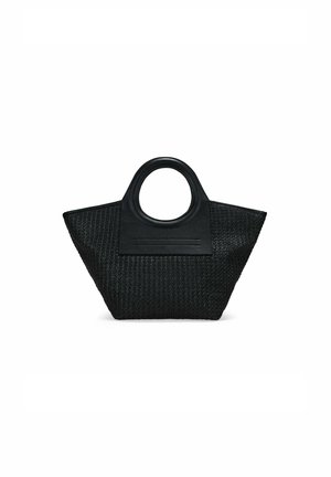Bolso de mano tejido en negro con una base ancha, forma estructurada, asa circular en la parte superior y un detalle de cuero suave en la parte frontal.
