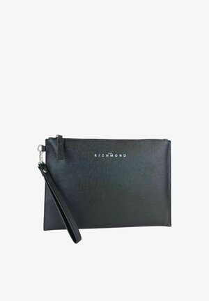 Pochette da polso in pelle nera con cerniera, accessori in argento e logo "John Richmond" stampato in bianco al centro anteriore.