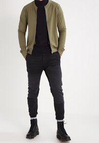 YOURTURN Bomberjacka - olive