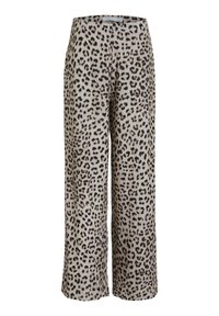Løvepletterede bukser med bred ben i en lys beige stof. Har en blød tekstur med kontrasterende mørkebrun pletter og en afslappet silhuet.