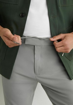 Reiss, REGULAR FIT - FOUND TROUSERS . - Stoffhose - sage green