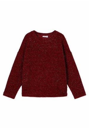 Bordowy sweter z dzianiny z długim rękawem, okrągłym dekoltem i miękką, puszystą fakturą, ułożony na płasko na białym tle.