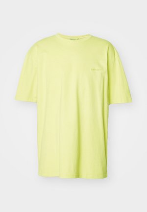 Kortærmet t-shirt i lys gul bomuld med rund halsudskæring og et diskret logo på venstre bryst. Glat tekstur, afslappet pasform.
