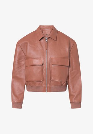 Bruine leren cropped jas met bijpassende geribbelde manchetten, een rits aan de voorkant en twee voorzakken. Glenzen textuur, kraag ontwerp.