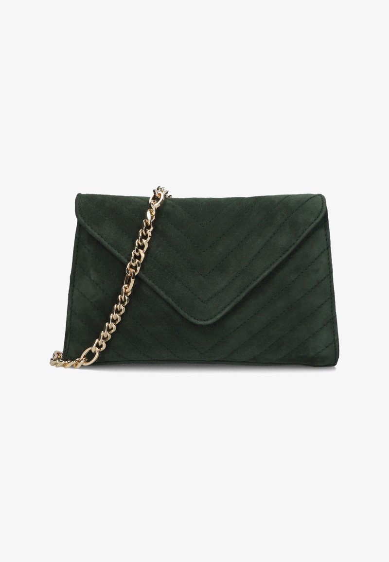 Groene suède clutch tas met een gequilt chevron patroon en een gouden kettingstrap. Heeft een driehoekige flapsluiting en een zachte textuur.