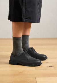 Non selezionato, black