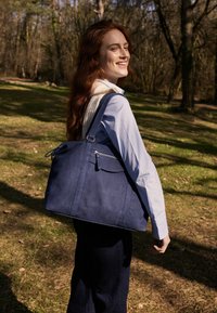 nat & nin THYLANE - Ručna torba - navy blue