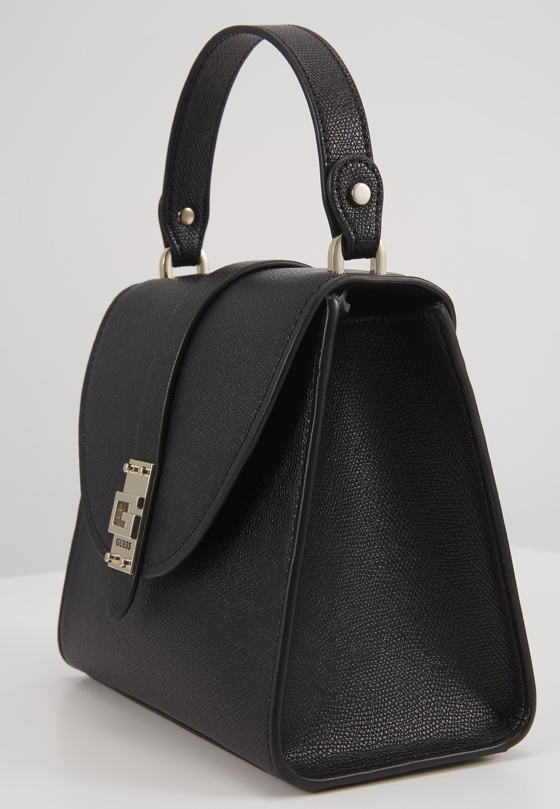 nerea top handle flap