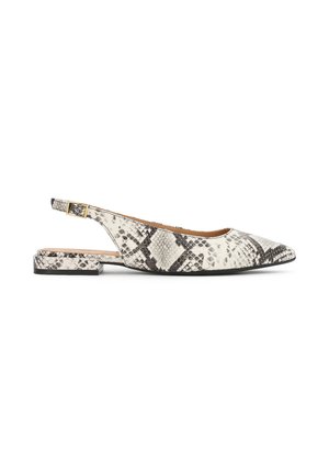 Puntschoen met slingback in wit en zwart slangenprint, voorzien van een lage blokhak en een gouden gespdetail op de band.