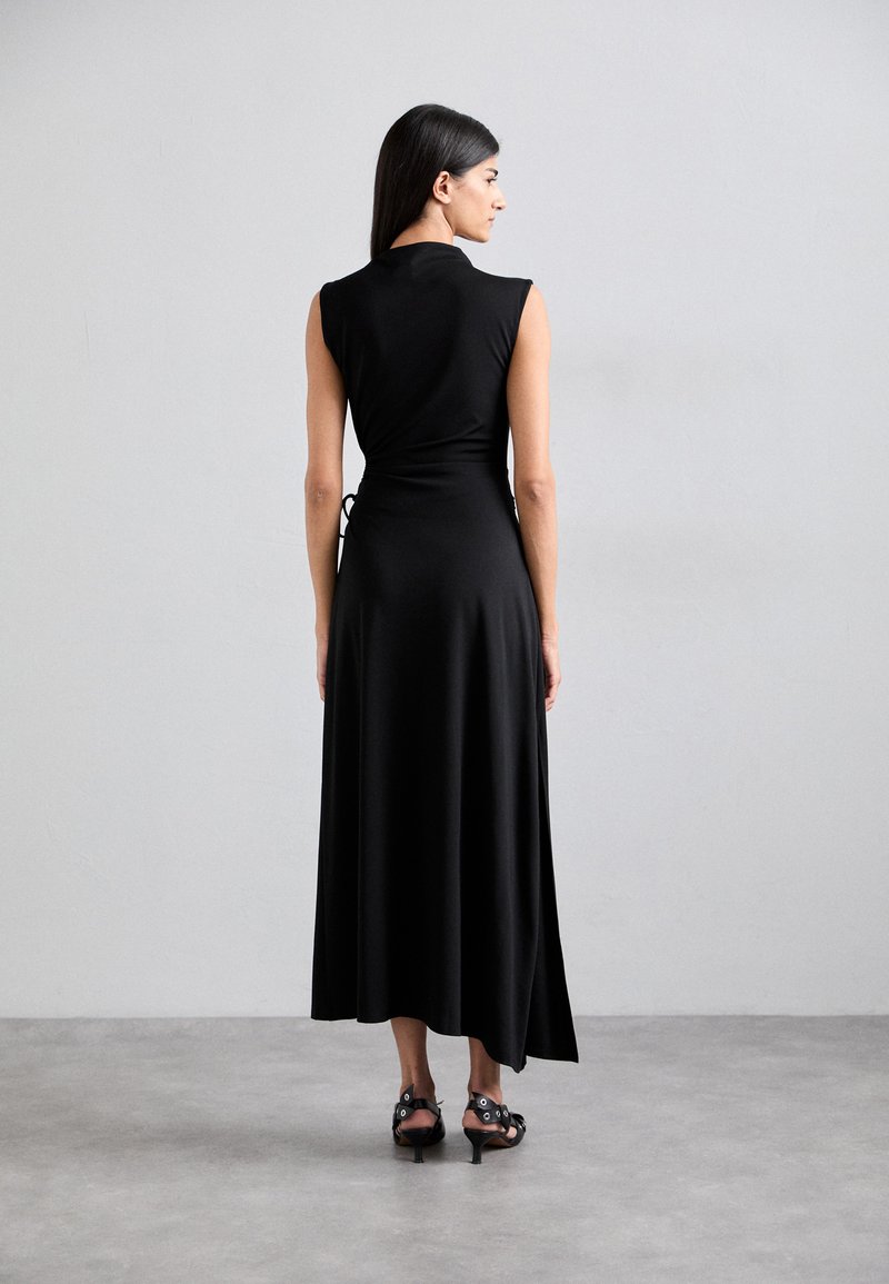 Robe Chemisier Maje Taille 36 – Noir Et Blanc, Cupro, Style Décontracté, Très Bon état