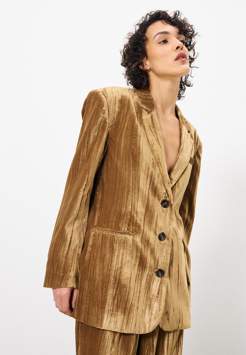 FRNCH SAMIRA - Halflange jas - champagne
