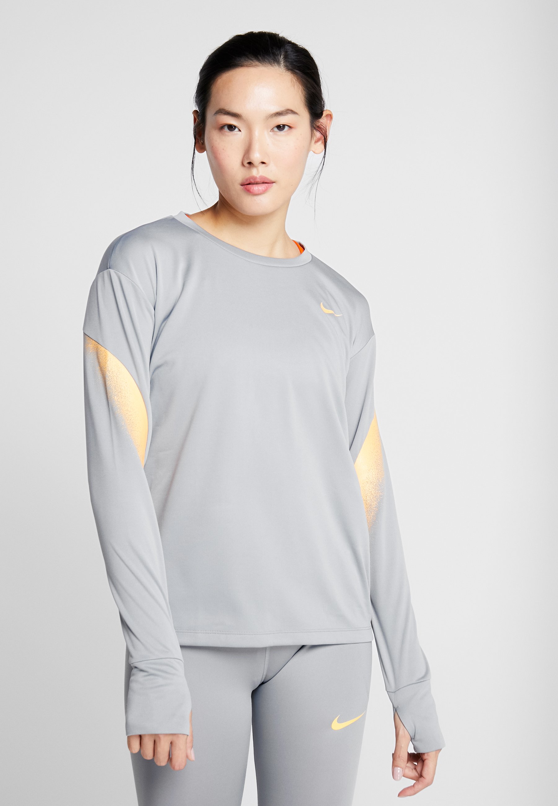 Nike Performance MIDLAYER RUNWAY - Sportshirt - particle grey ... Nike Performance MIDLAYER RUNWAY - Sportshirt - particle grey ...