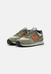 New Balance U574SOC UNISEX - Sportcipő - green