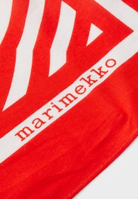 Marimekko ASTRILLI UNIKKO - Selyemkendő - red