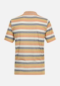 Koszulka polo z krótkim rękawem z poziomymi paskami w odcieniach pomarańczowego, żółtego, szarego i białego. Żebrowany kołnierzyk z wykończeniem na gładko. Materiał bawełniany.