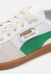 Puma PALERMO UNISEX - Sapatilhas - white/vapor gray/archive green