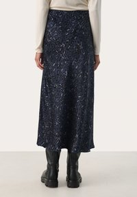 Lot Femme : Corsage Rouge Léopard + Jupe évasée Bleu Marine - Tailles 48-50, Occasion