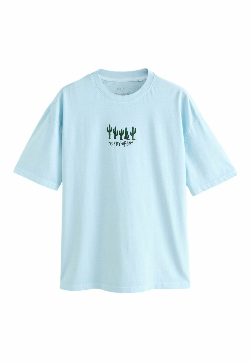 Tricou din bumbac de culoare albastru deschis, cu mâneci scurte și gât rotund, având un mic grafic cu cactuși verzi și text pe față.