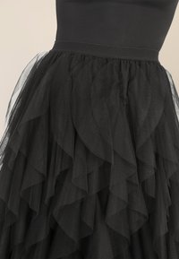 Apart Falda acampanada - schwarz
