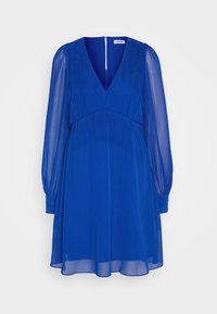 Robe bleue longueur genoux avec manches longues transparentes, encolure en V, taille cintrée et fermeture éclair au dos.