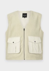 Gilet in pile beige chiaro con zip frontale, scollo a V e due tasche a toppa frontali in tessuto crema con chiusure a bottone.