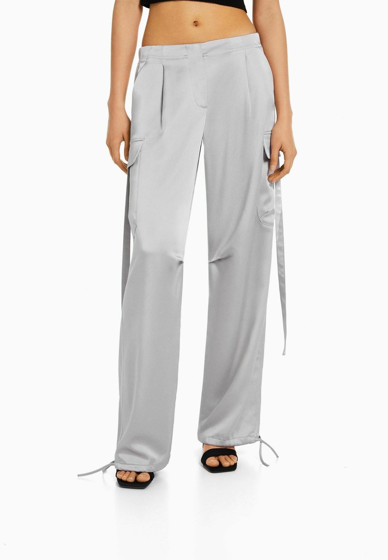 Bershka POCKETS Cargo trousers grey Zalando.de