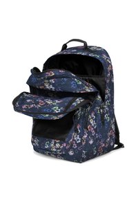 Mörkblå ryggsäck med blommönster, som har ett huvudfack med dragkedja och en extra framficka. Texturerade tygdetaljer.
