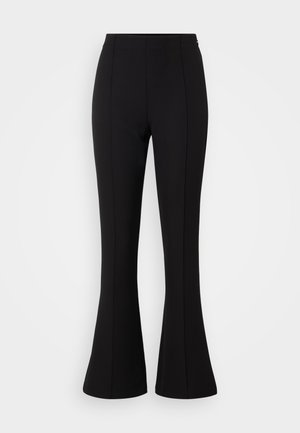 Mustad flared püksid, mis on valmistatud venivast kangast, sujuva tekstuuriga, kõrge vöökohaga ja esitõmmete detailidega.