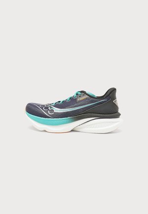 Chaussure de course bleu foncé et turquoise avec une semelle blanche épaisse et des lacets bleu sarcelle, conçue pour la performance athlétique et le soutien.