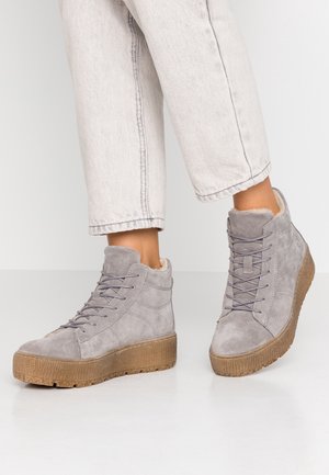 Kotníkové boty na platformě - light grey