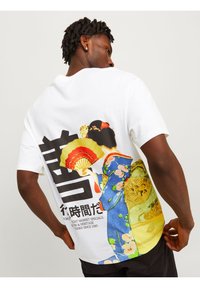 Jack & Jones JORTOKYO MARKET TEE  CREW NECK - T-shirts med print - bright white print:black script