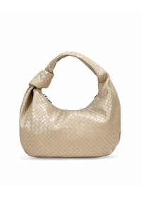 Bolso beige de tejido con un asa retorcida, textura de cuero suave y forma redondeada. Presenta un cierre de cremallera en el borde superior.