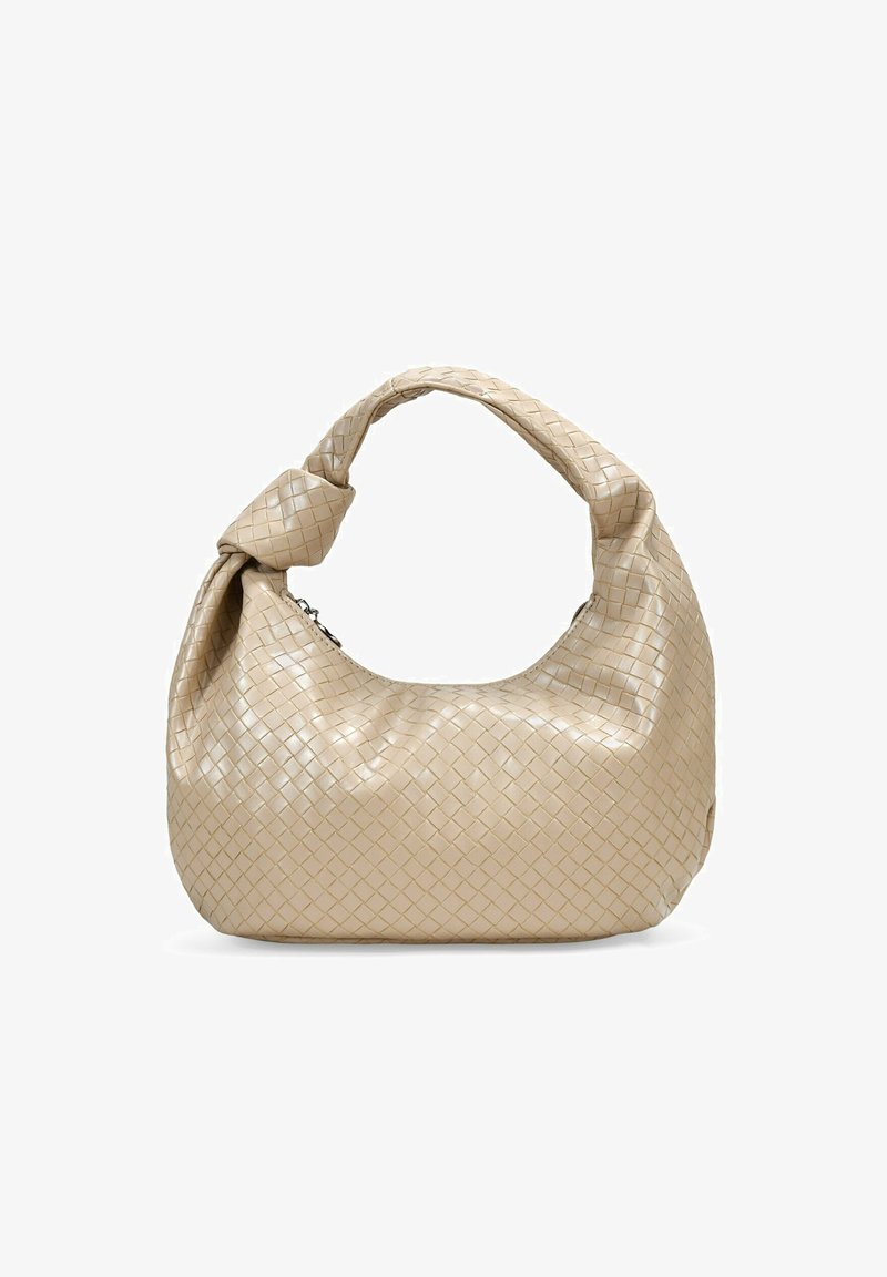 Bolso beige de tejido con un asa retorcida, textura de cuero suave y forma redondeada. Presenta un cierre de cremallera en el borde superior.