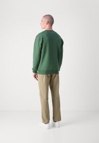 Mads Nørgaard STANDARD CREW LOGO - Sweatshirt - duck green