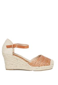 Espadrilla con zeppa, toma in tessuto intrecciato color panna e beige, cinturino alla caviglia, tacco rivestito in juta, punta chiusa, tessuto testurizzato e suola intrecciata.