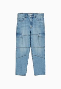 Ljust blå denimbyxor med hög midja, två sidofickor i cargo-stil, lapptäckesdetaljer och rak bendesign.