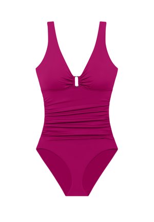 Bañador de una pieza color fucsia con escote pronunciado en V, cuerpo fruncido con un detalle metálico y laterales fruncidos para añadir textura.