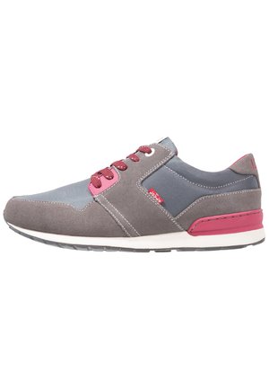 Trainers - grey
