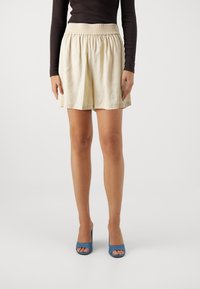 HUGO Shorts - beige