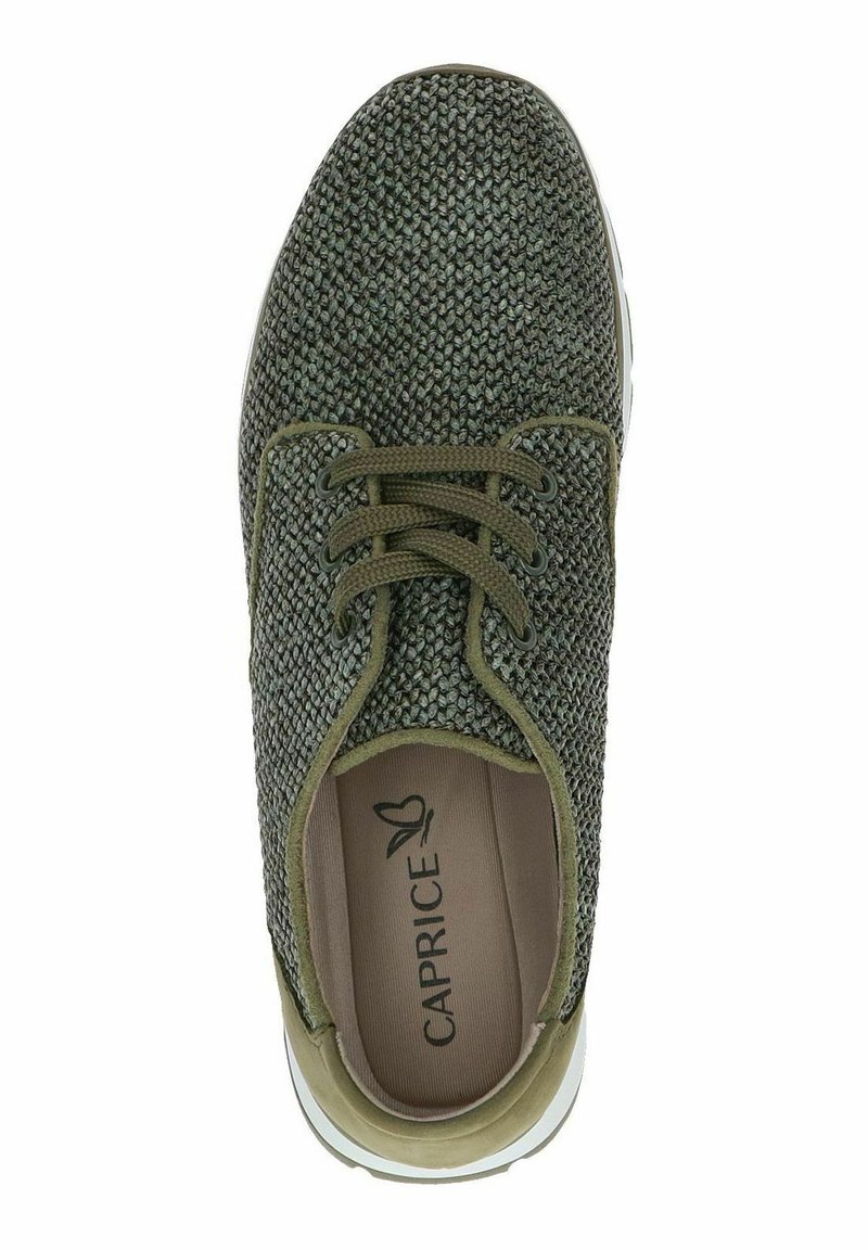 Dessus tissé texturé vert avec un bout rond, lacets plats et col rembourré ; semelle blanche avec une légère hauteur. Logo de la marque à l'intérieur.